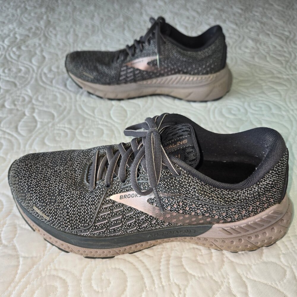 BROOKS ADRENALINE Ombre Grey and Lavender Running Shoe in a Women's size 8 Med - Picture 6 of 10